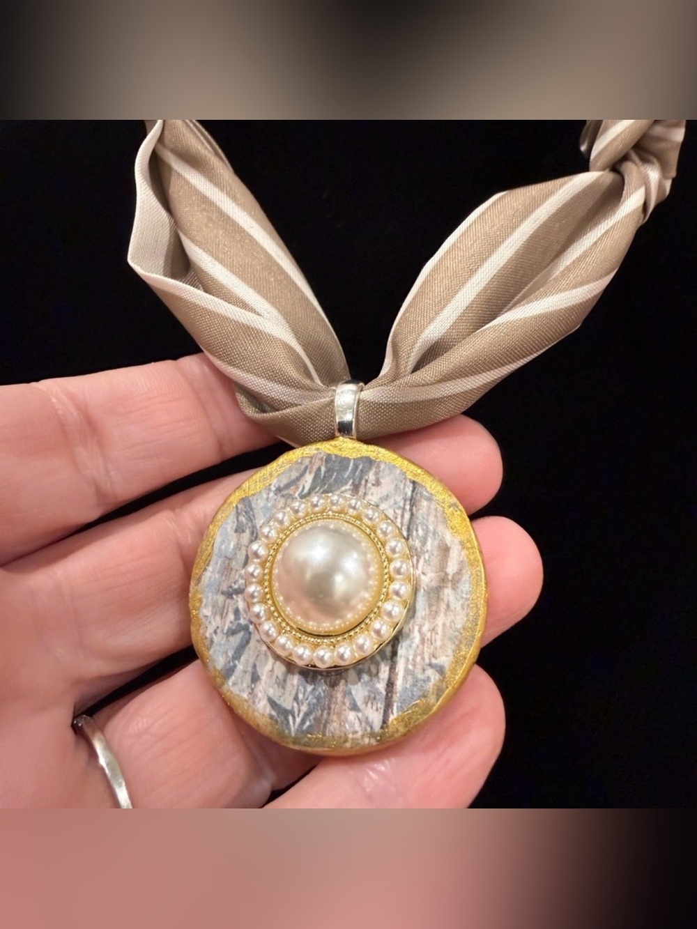 Handmade Faux Pearl Pendant on scarf Necklace - Picture 4 of 4